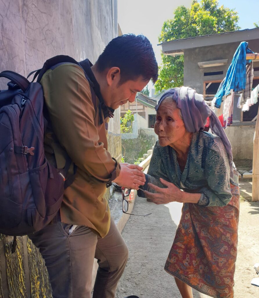 Pahlawan Tanpa Tahta: Penghormatan Susanto, Caleg Partai Bulan Bintang, Terhadap Lansia dalam Masyarakat